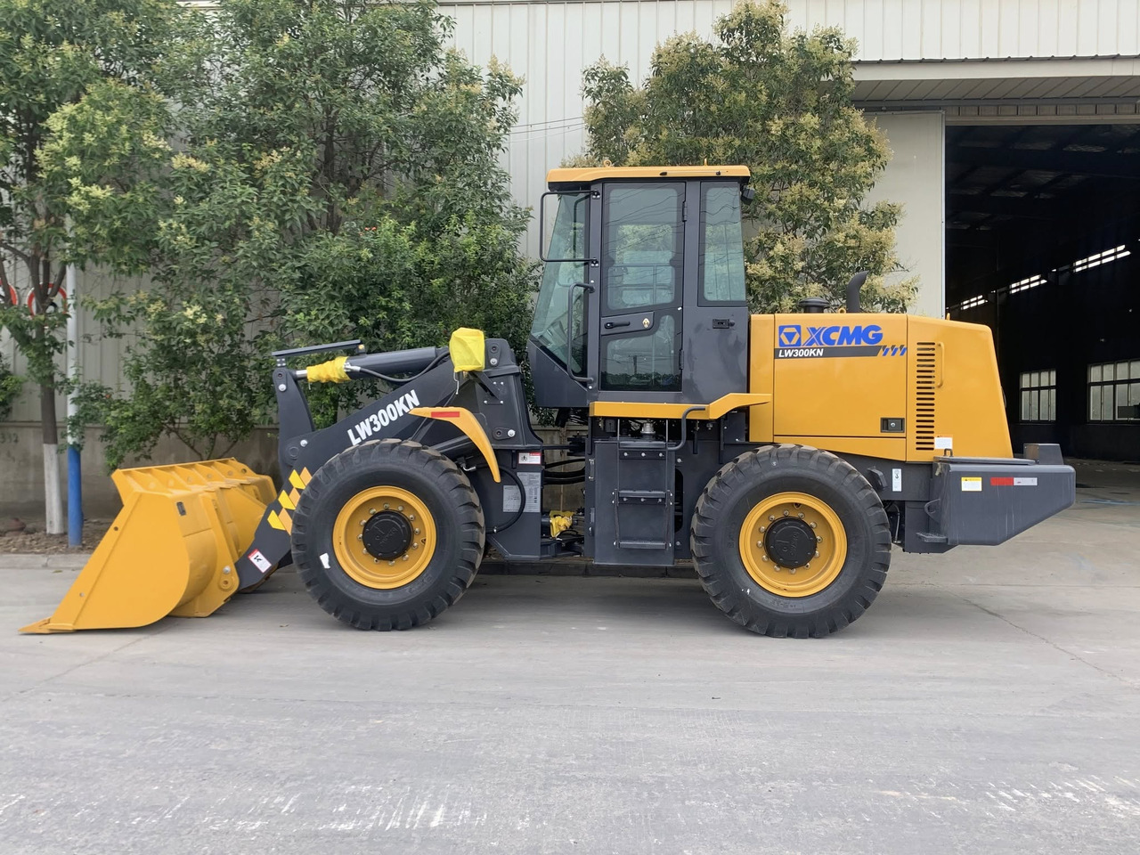 XCMG LW300KN - Wheel loader: picture 3 XCMG LW300KN - Wheel loader: picture 3