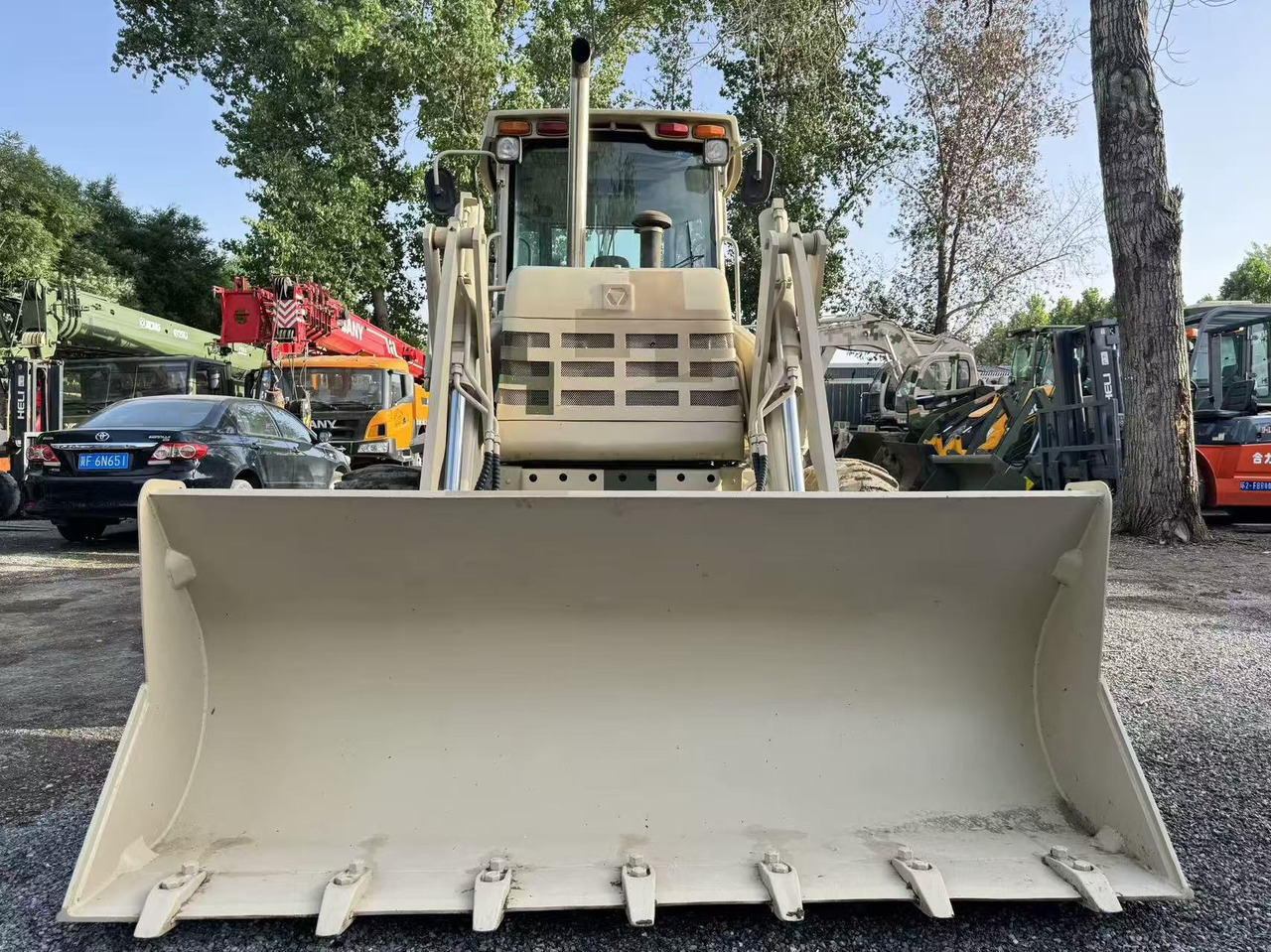 XCMG XT870 - Backhoe loader: picture 2 XCMG XT870 - Backhoe loader: picture 2