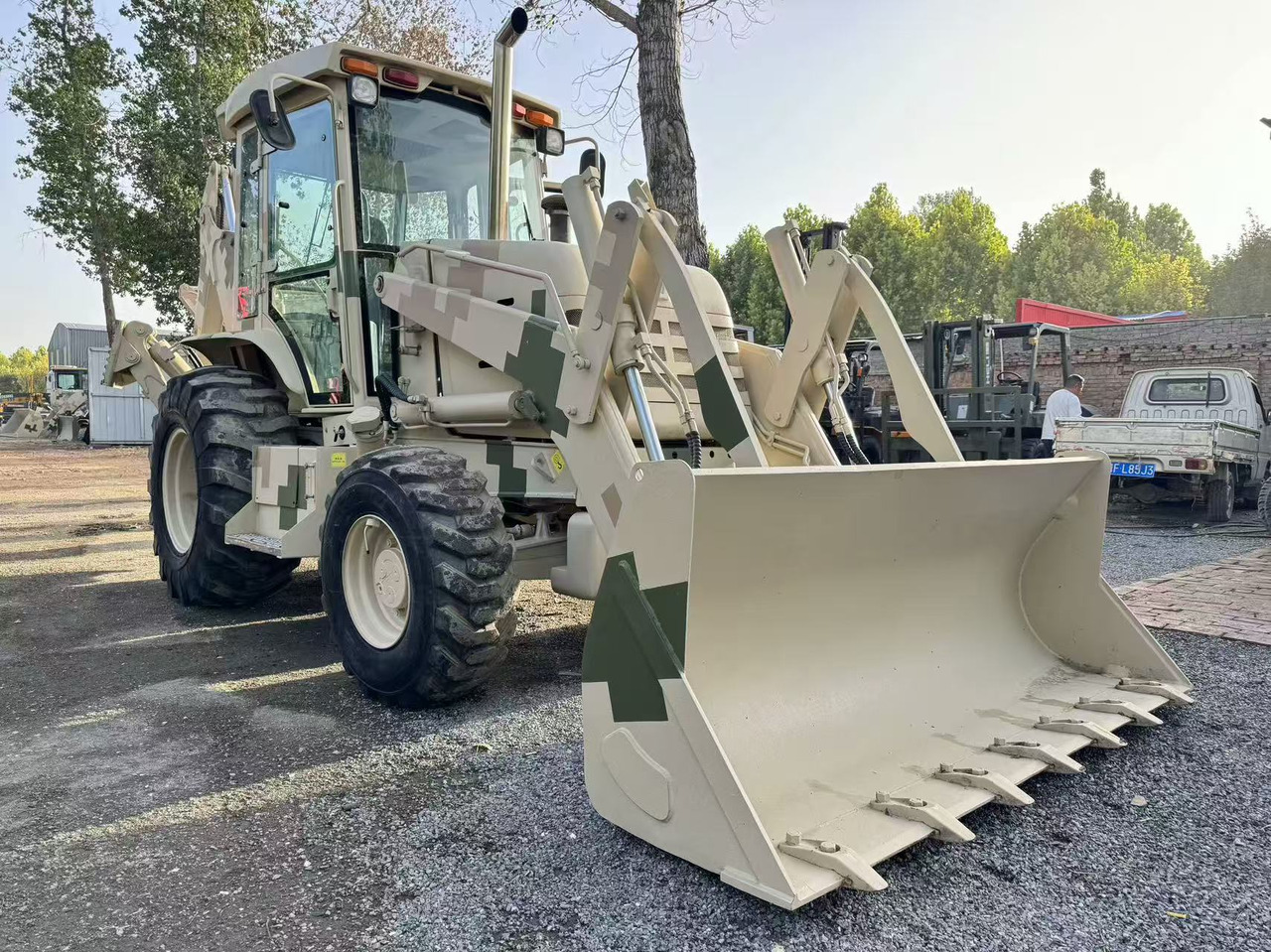 XCMG XT870 - Backhoe loader: picture 1 XCMG XT870 - Backhoe loader: picture 1
