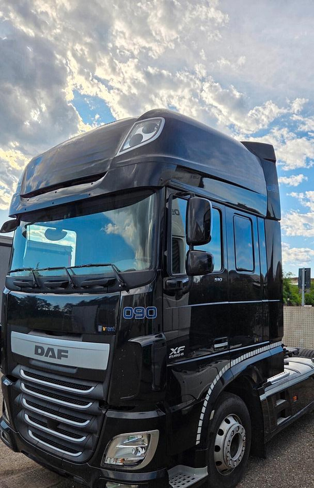 Cabina per DAF XF 106 Super Space - Cab for Truck: picture 2 Cabina per DAF XF 106 Super Space - Cab for Truck: picture 2