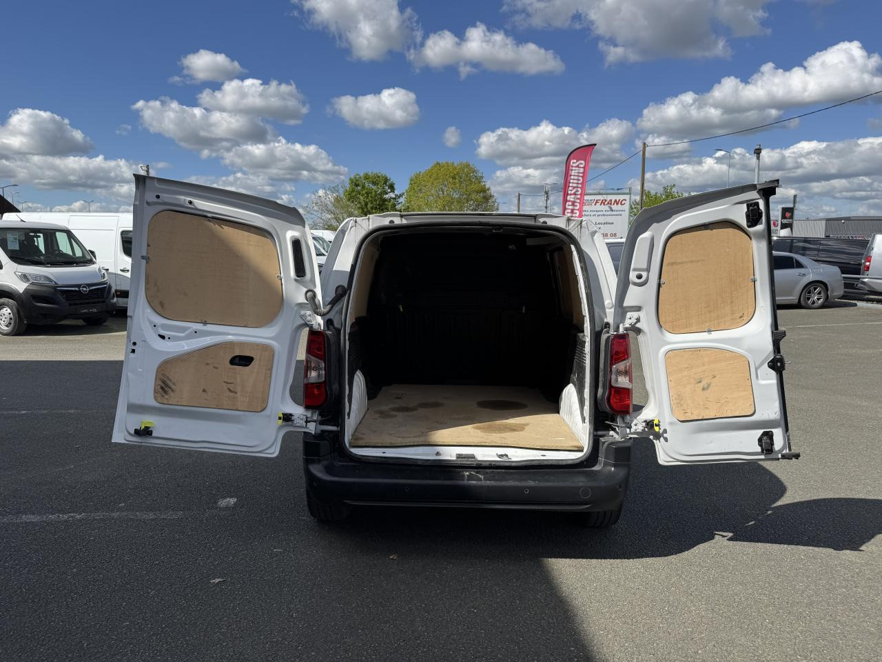 CITROEN BERLINGO M 650KG 1.5 HDI 130CH EAT-8 3 PLACES - Panel van: picture 3 CITROEN BERLINGO M 650KG 1.5 HDI 130CH EAT-8 3 PLACES - Panel van: picture 3