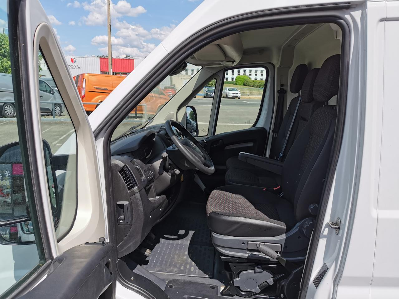 CITROEN Jumper 3.5t L2H2 2.2 HDi S&S - 140 III FOURGON TOLE Fourgon Tolé 35 L2H2 PHASE 3 - Panel van: picture 5 CITROEN Jumper 3.5t L2H2 2.2 HDi S&S - 140 III FOURGON TOLE Fourgon Tolé 35 L2H2 PHASE 3 - Panel van: picture 5