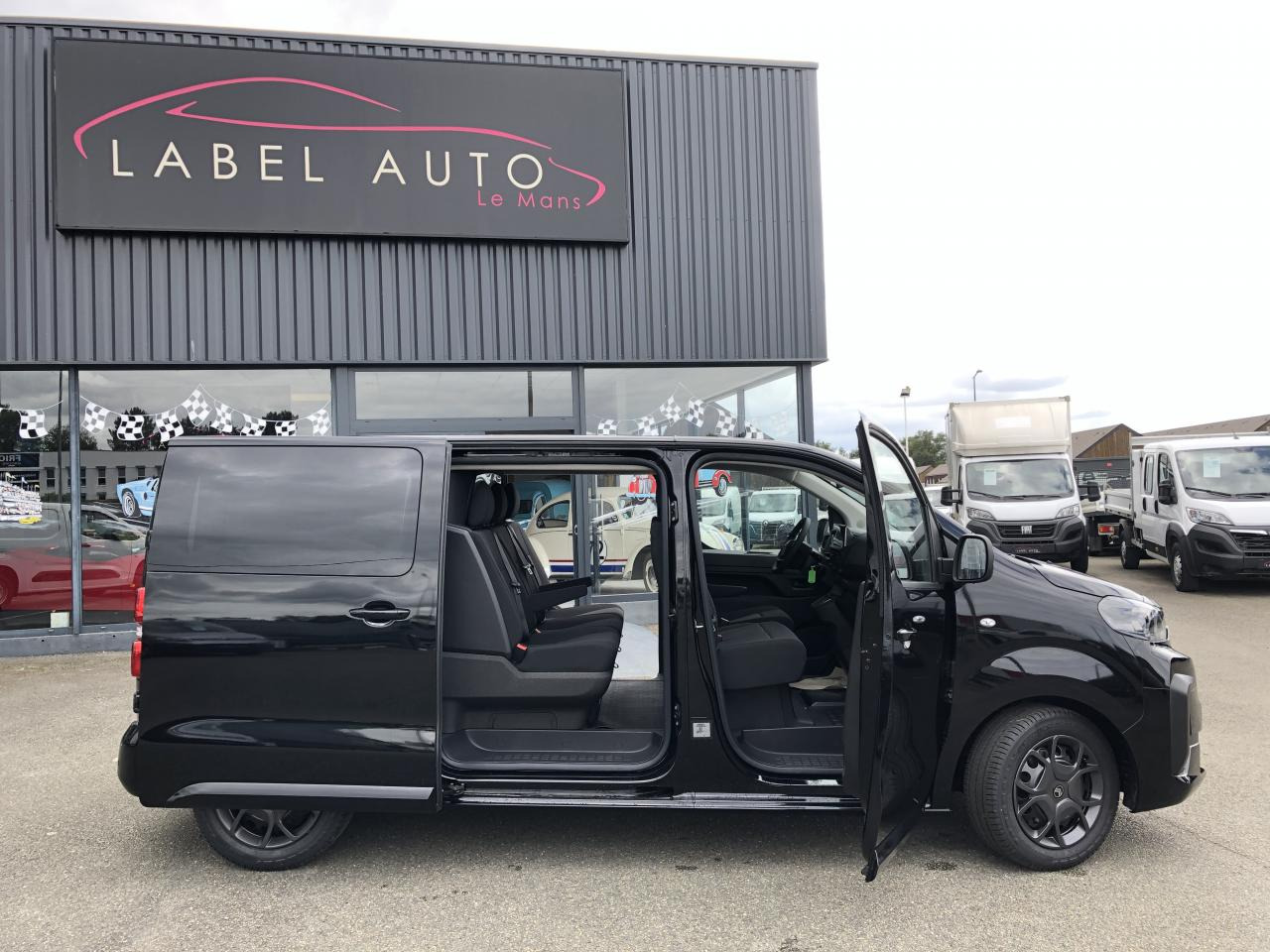 CITROEN jumpy XL 2.0 BLUEHDI 180CH S&S CABINE APPROFONDIE FIXE EAT8 5 PLACES - Panel van: picture 3 CITROEN jumpy XL 2.0 BLUEHDI 180CH S&S CABINE APPROFONDIE FIXE EAT8 5 PLACES - Panel van: picture 3