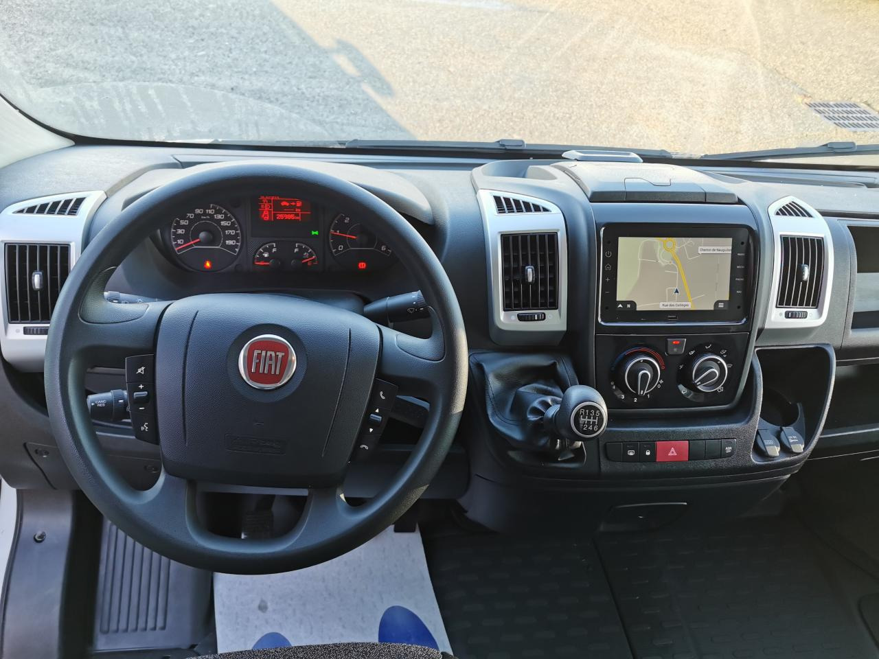 FIAT DUCATO 3T5 CAISSE + HAYON 2.3 MJT 140CH PRO LOUNGE - Closed box van: picture 4 FIAT DUCATO 3T5 CAISSE + HAYON 2.3 MJT 140CH PRO LOUNGE - Closed box van: picture 4