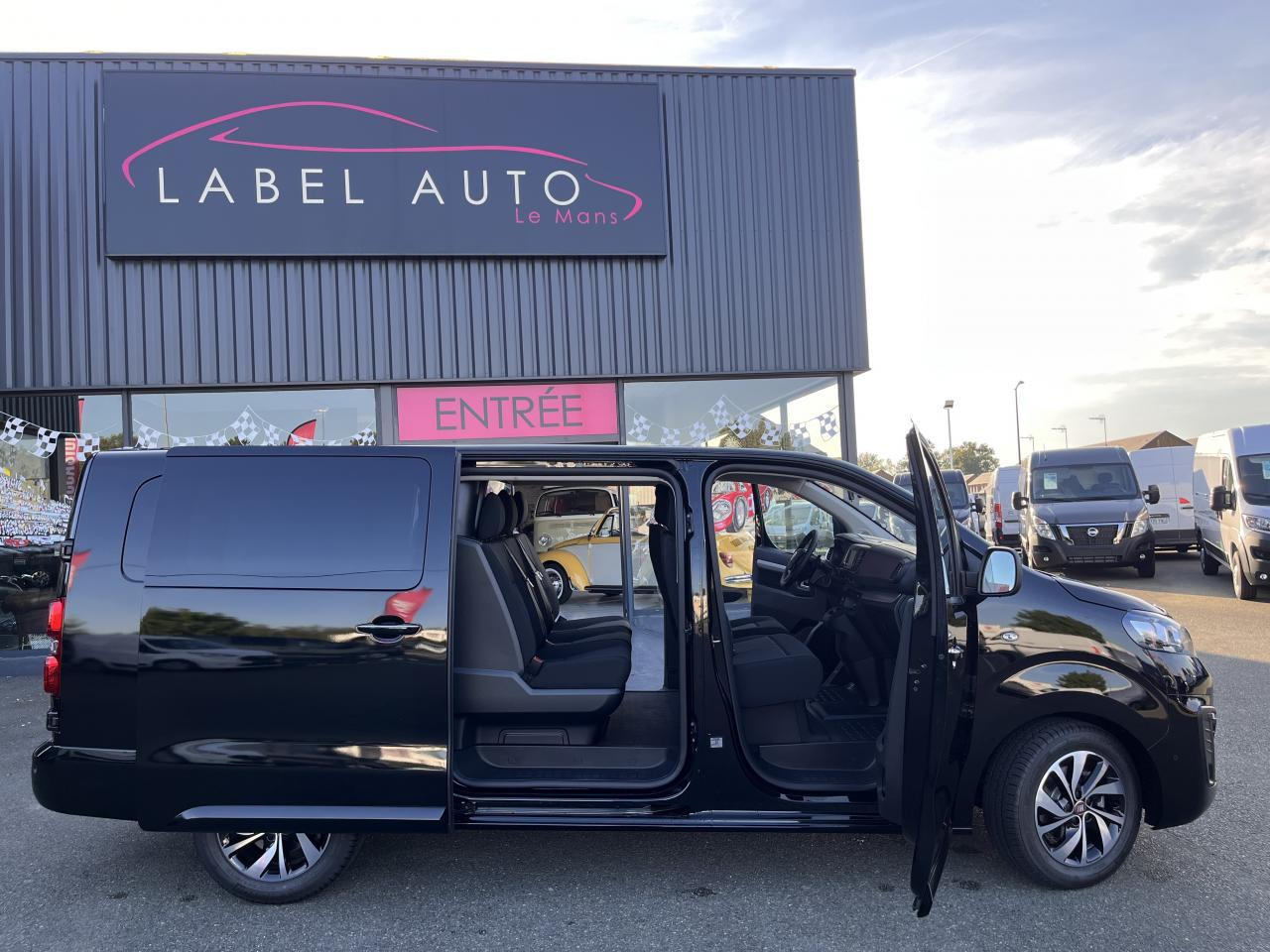 FIAT Scudo XL 2.0 BlueHDi - 180 S&S - BVA Cabine Approfondie 6 PLACES - Crew cab van: picture 3 FIAT Scudo XL 2.0 BlueHDi - 180 S&S - BVA Cabine Approfondie 6 PLACES - Crew cab van: picture 3