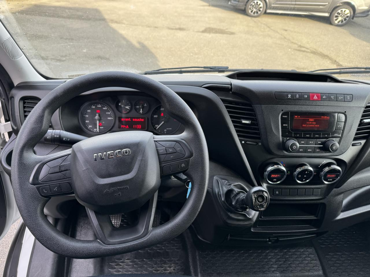 IVECO Daily 35 C 16H3.0 - BV Hi-Matic (Quad-Tor) CHASSIS CABINE 2014 35C/35S Chassis cabine 35 C Epmt.4.1 - Closed box van: picture 4 IVECO Daily 35 C 16H3.0 - BV Hi-Matic (Quad-Tor) CHASSIS CABINE 2014 35C/35S Chassis cabine 35 C Epmt.4.1 - Closed box van: picture 4