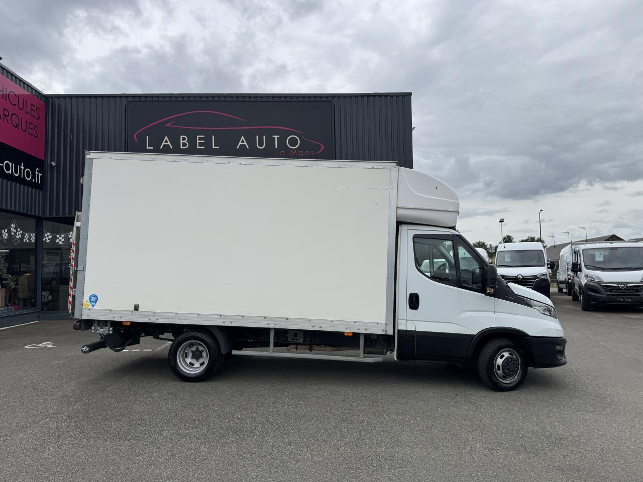 Iveco Daily 35 C 16 CAISSE HAYON 20M3 - Closed box van: picture 1 Iveco Daily 35 C 16 CAISSE HAYON 20M3 - Closed box van: picture 1
