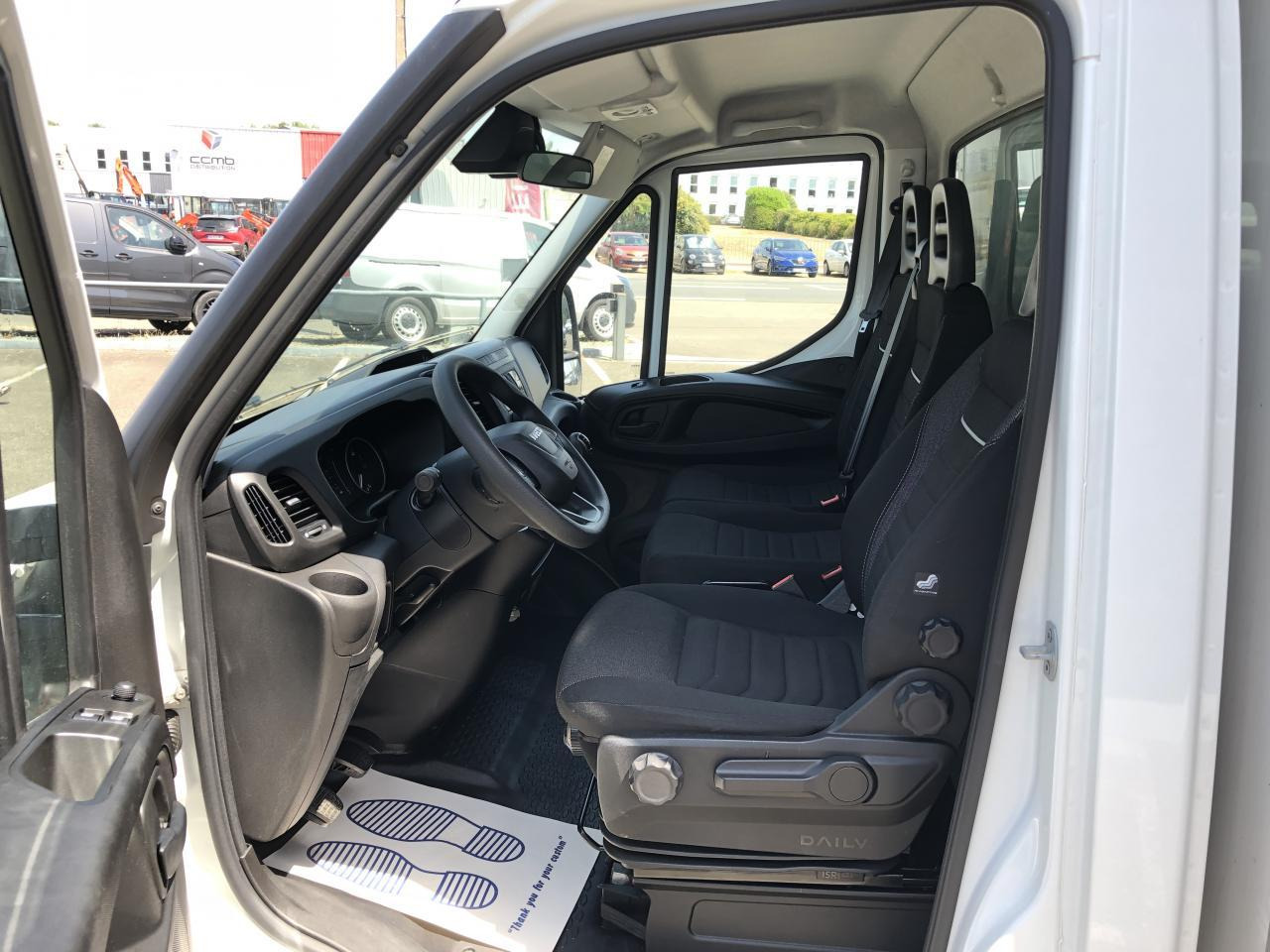 Iveco Daily 35 C 16 CAISSE HAYON 20M3 - Closed box van: picture 5 Iveco Daily 35 C 16 CAISSE HAYON 20M3 - Closed box van: picture 5