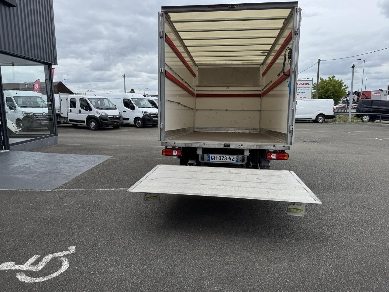 Iveco Daily 35 C 16 CAISSE HAYON 20M3 - Closed box van: picture 2 Iveco Daily 35 C 16 CAISSE HAYON 20M3 - Closed box van: picture 2