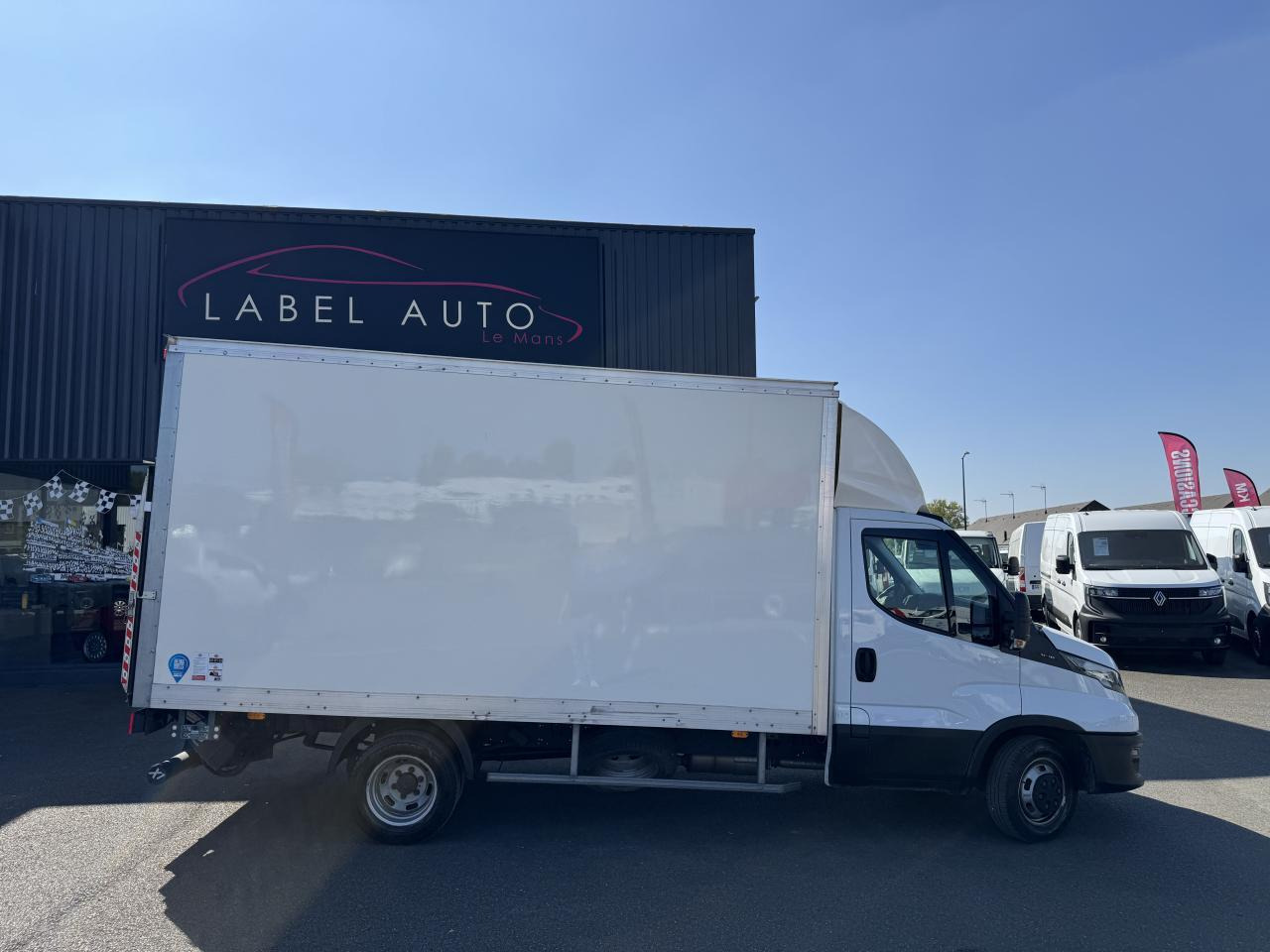 Iveco Daily 35 C 16 CAISSE HAYON 20M3 - Closed box van: picture 1 Iveco Daily 35 C 16 CAISSE HAYON 20M3 - Closed box van: picture 1