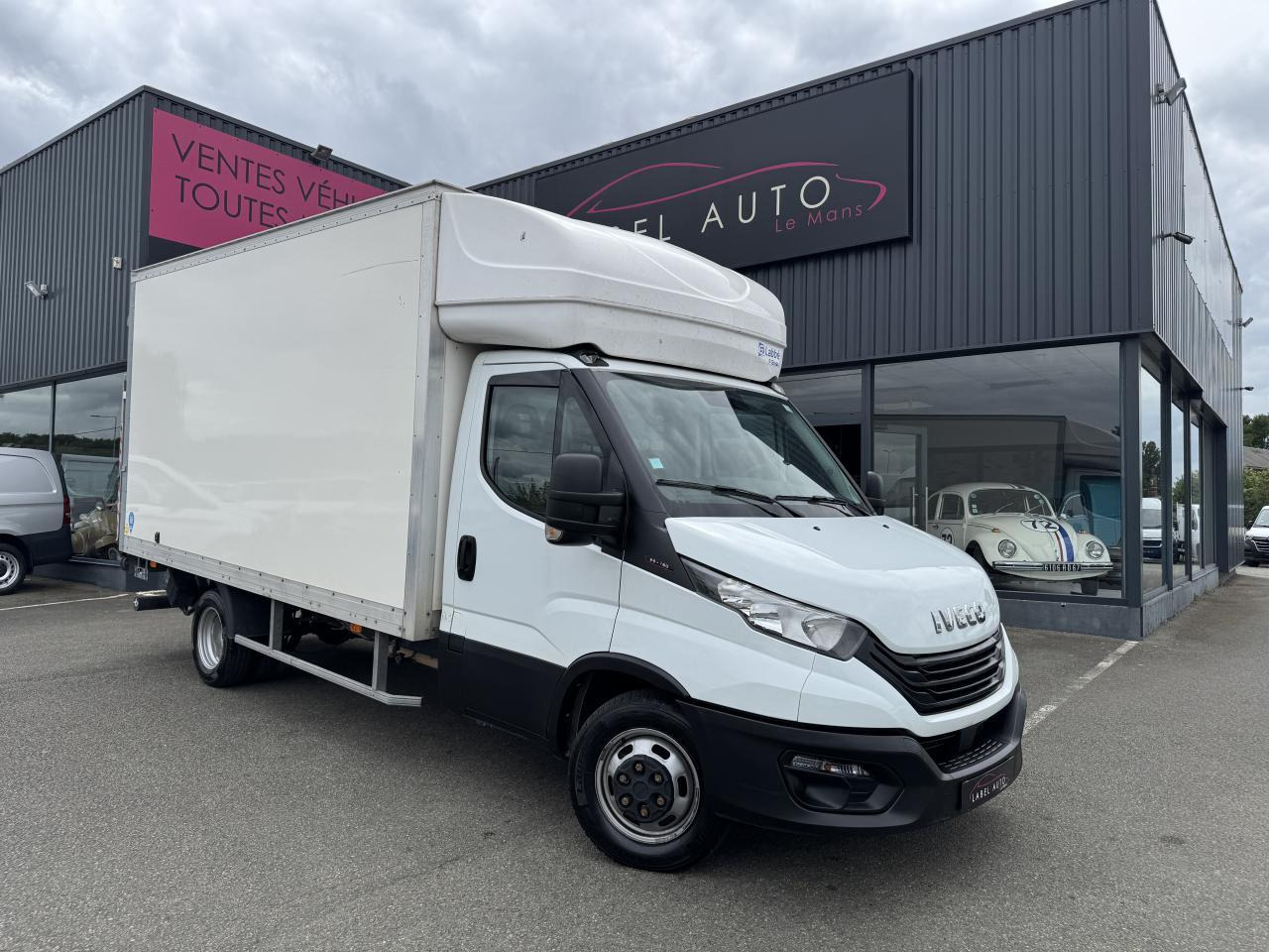 Iveco Daily 35 C 16 CAISSE HAYON 20M3 - Closed box van: picture 3 Iveco Daily 35 C 16 CAISSE HAYON 20M3 - Closed box van: picture 3