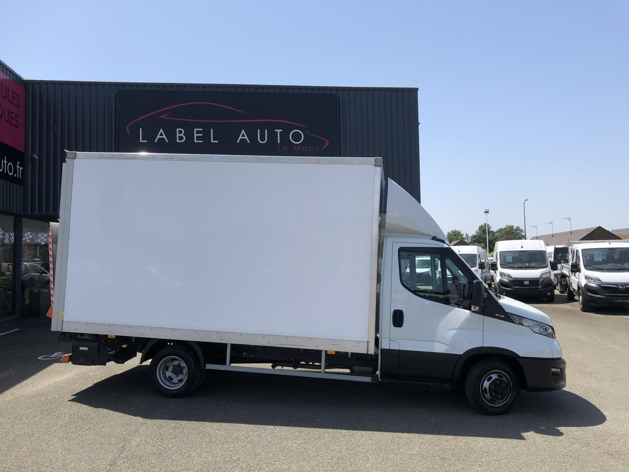 Iveco Daily 35 C 16 CAISSE HAYON 20M3 - Closed box van: picture 1 Iveco Daily 35 C 16 CAISSE HAYON 20M3 - Closed box van: picture 1