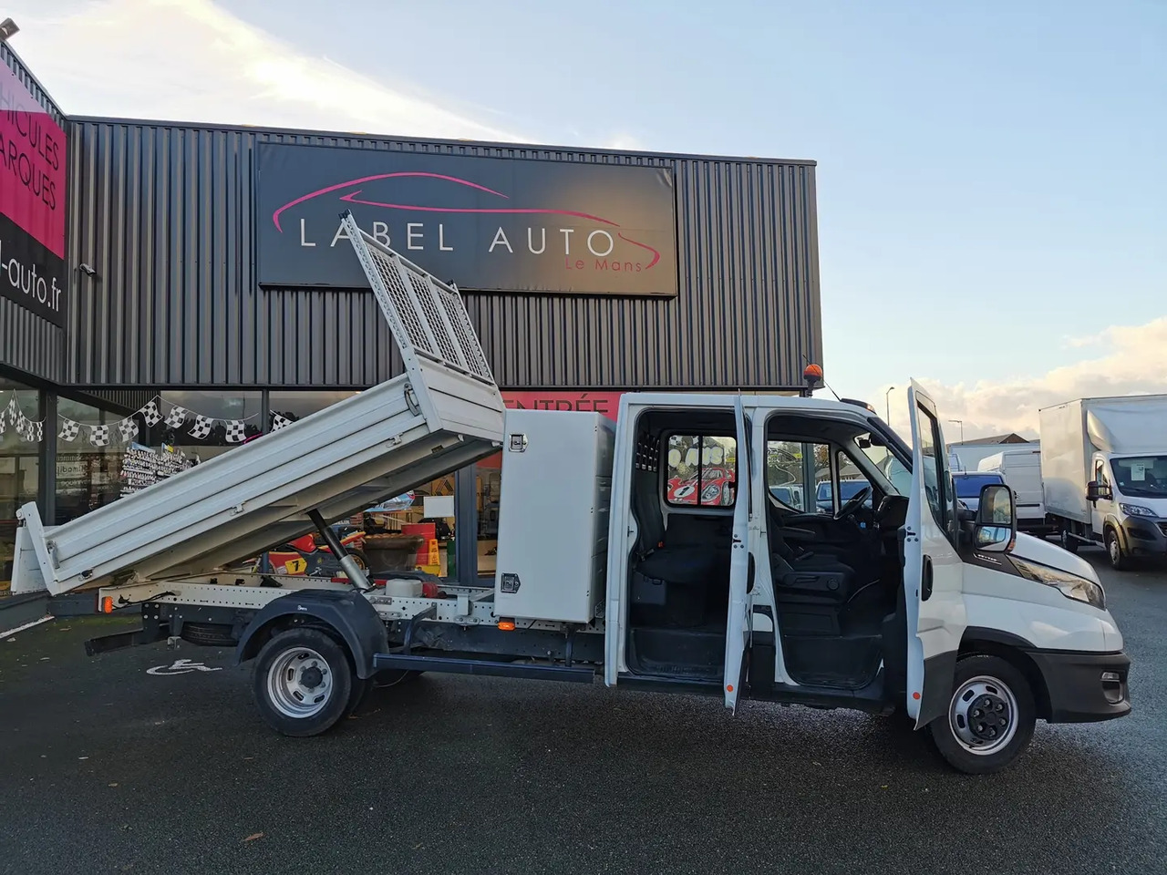 Iveco Daily 35C14H EMPATTEMENT 3750 - Tipper van, Crew cab van: picture 1 Iveco Daily 35C14H EMPATTEMENT 3750 - Tipper van, Crew cab van: picture 1