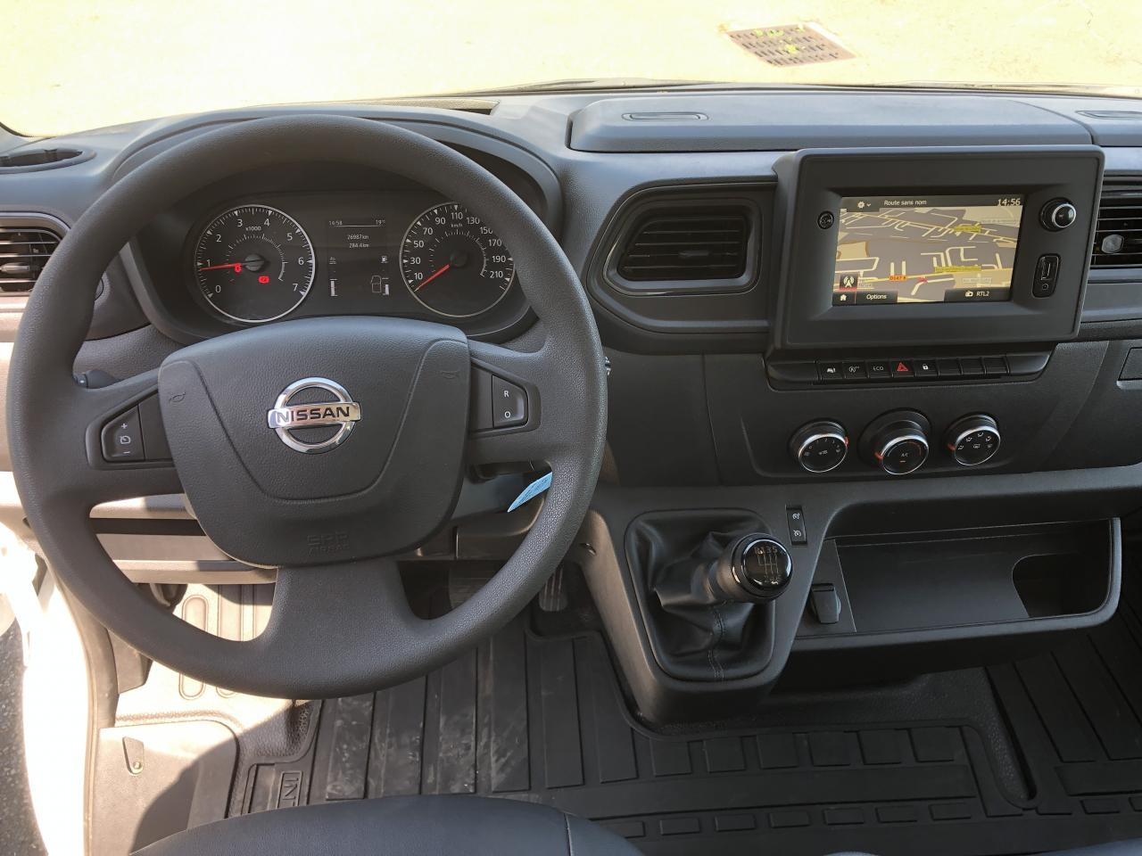 NISSAN INTERSTAR 3T5 2.3 DCI 165CH PLATEAU RIDELLES 4M50 - Open body delivery van: picture 4 NISSAN INTERSTAR 3T5 2.3 DCI 165CH PLATEAU RIDELLES 4M50 - Open body delivery van: picture 4