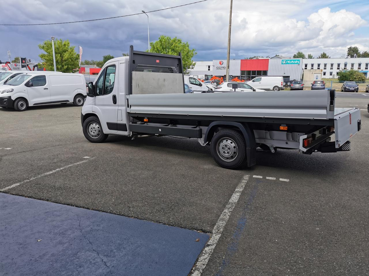 PEUGEOT BOXER 3T5 PLATEAU 4M20 2.2 HDI 140CH - Open body delivery van: picture 4 PEUGEOT BOXER 3T5 PLATEAU 4M20 2.2 HDI 140CH - Open body delivery van: picture 4