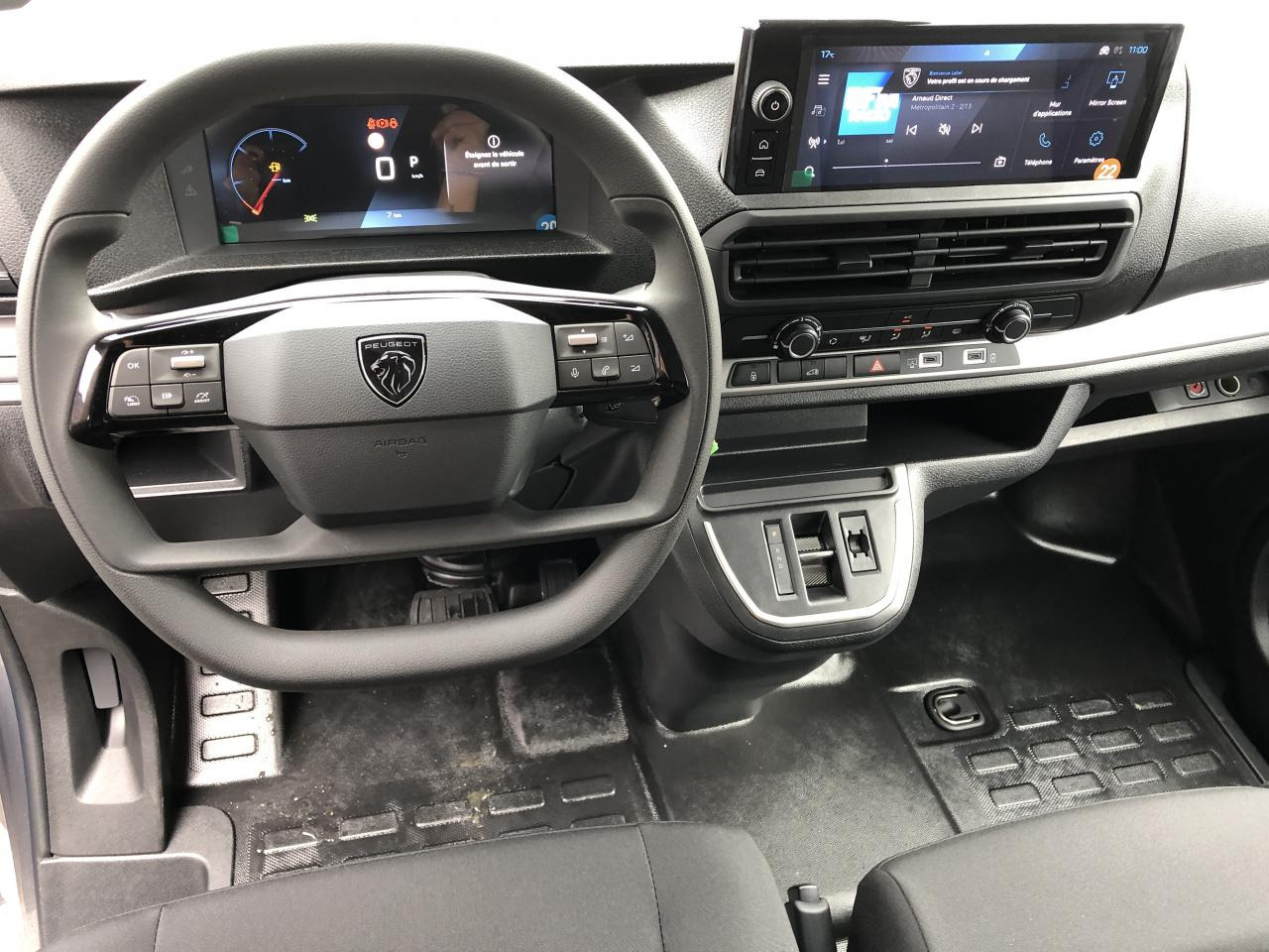 PEUGEOT Expert M 2.0 BLUE HDI 180CH EAT-8 - Panel van: picture 4 PEUGEOT Expert M 2.0 BLUE HDI 180CH EAT-8 - Panel van: picture 4