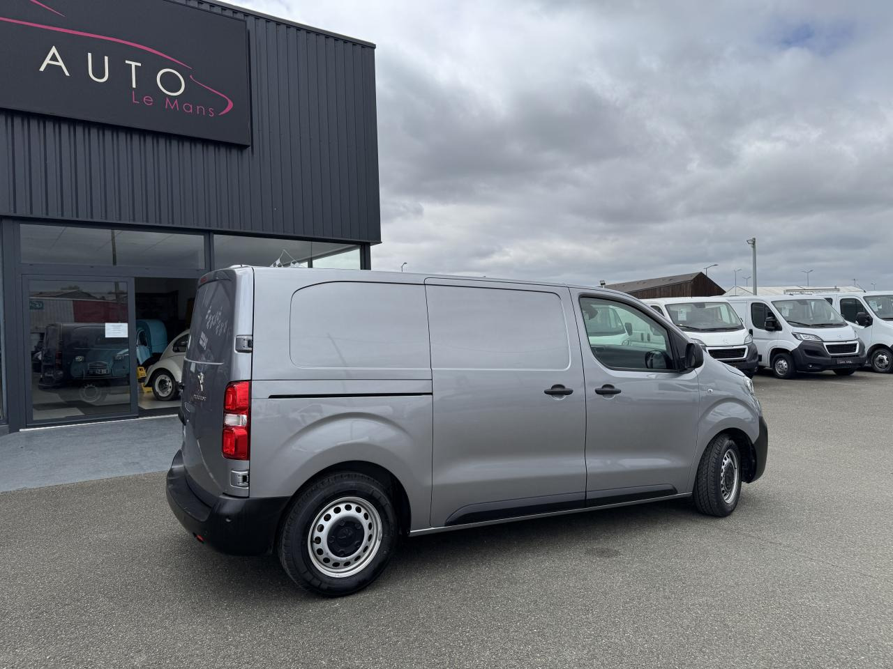 PEUGEOT Expert Standard 2.0 BlueHDI -180CH EAT8 ASPHALT - Panel van: picture 5 PEUGEOT Expert Standard 2.0 BlueHDI -180CH EAT8 ASPHALT - Panel van: picture 5
