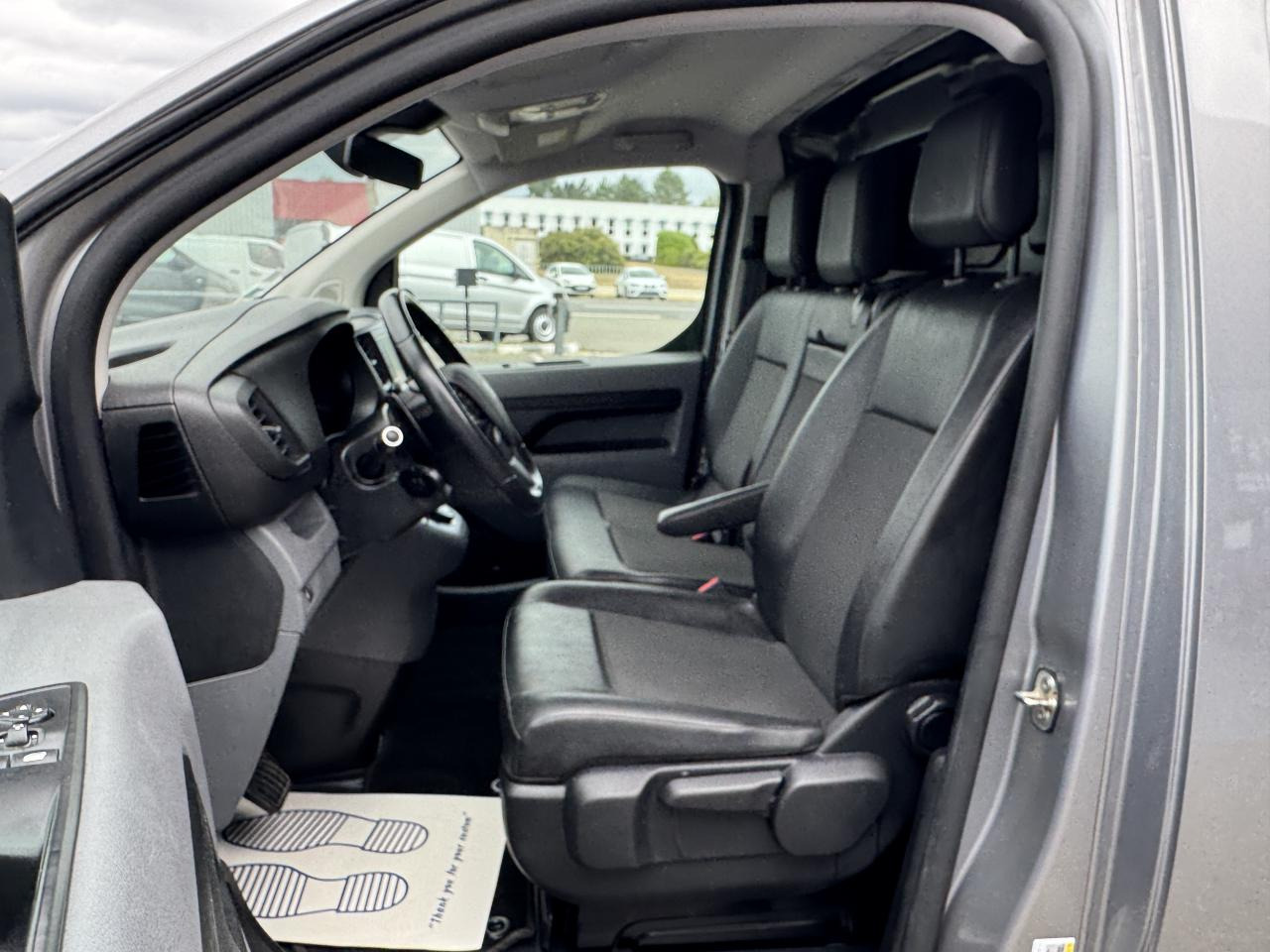 PEUGEOT Expert Standard 2.0 BlueHDI -180CH EAT8 ASPHALT - Panel van: picture 4 PEUGEOT Expert Standard 2.0 BlueHDI -180CH EAT8 ASPHALT - Panel van: picture 4
