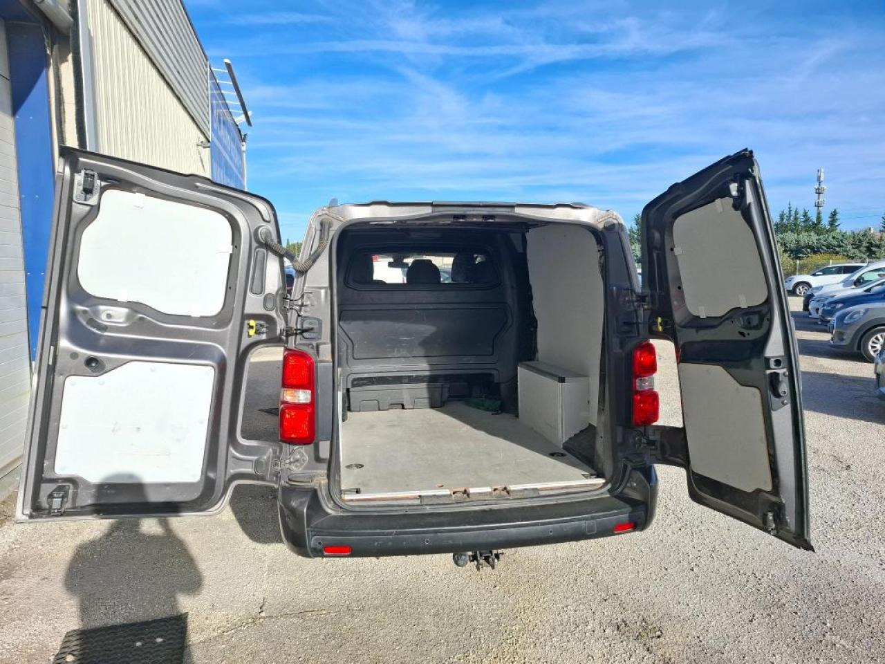 PEUGEOT Expert Standard 2.0 BlueHDi - 180 S&S - BV EAT8 III CABINE APPROFONDIE Fourgon Cabine approfond - Panel van: picture 3 PEUGEOT Expert Standard 2.0 BlueHDi - 180 S&S - BV EAT8 III CABINE APPROFONDIE Fourgon Cabine approfond - Panel van: picture 3
