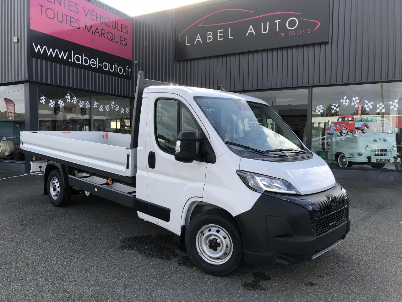 PEUGEOT boxer 3t5 plateau 4m20 2.2 hdi 140ch - Open body delivery van: picture 3 PEUGEOT boxer 3t5 plateau 4m20 2.2 hdi 140ch - Open body delivery van: picture 3