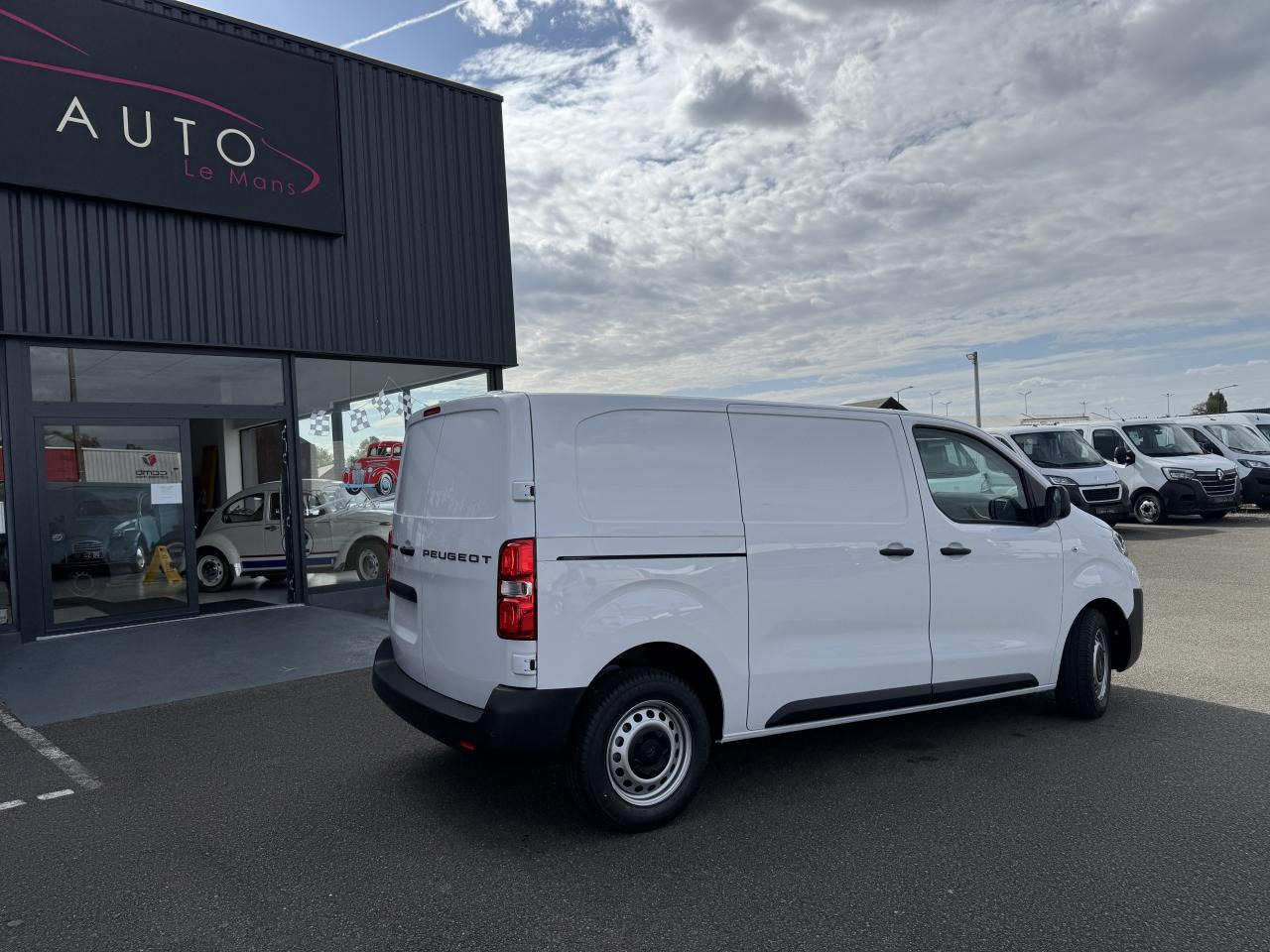 PEUGEOT expert M 2.0 BLUEHDI 145CH PACK PREMIUM CONNECT - Panel van: picture 5 PEUGEOT expert M 2.0 BLUEHDI 145CH PACK PREMIUM CONNECT - Panel van: picture 5
