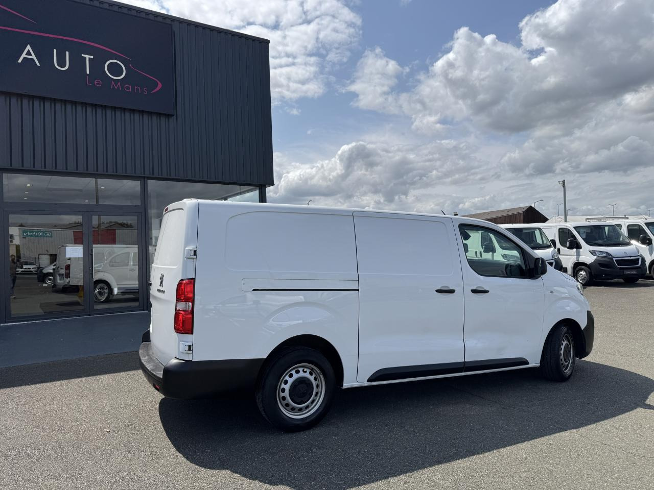 PEUGEOT expert XL 2.0 BLUEHDI 145CH S&S PACK ASPHALT - Panel van: picture 5 PEUGEOT expert XL 2.0 BLUEHDI 145CH S&S PACK ASPHALT - Panel van: picture 5
