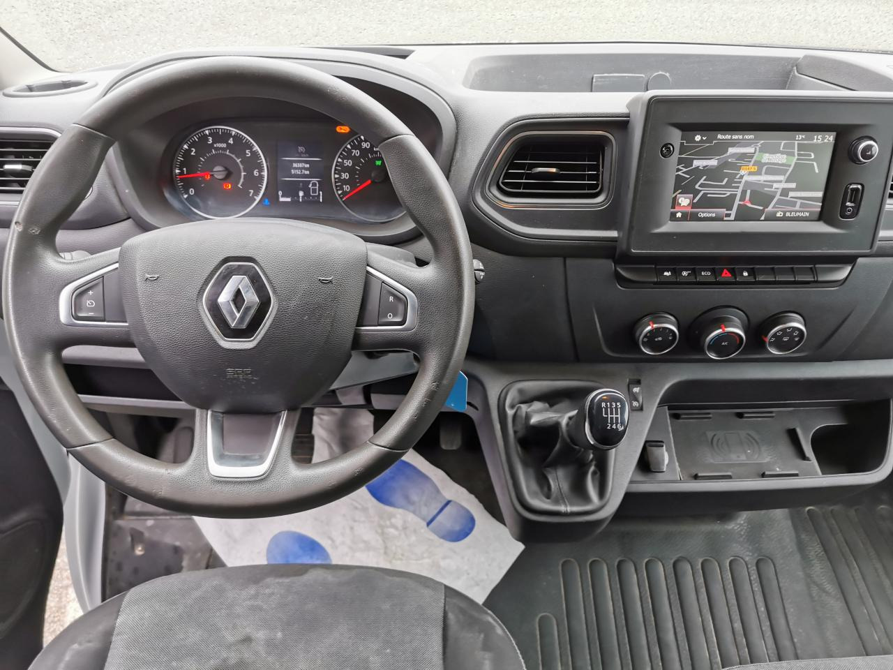 RENAULT Master Confort F3300 L2H2 2.3 dCi - 135  III CABINE APPROFONDIE Cabine approfondie L2H2 Traction PHA - Panel van: picture 4 RENAULT Master Confort F3300 L2H2 2.3 dCi - 135  III CABINE APPROFONDIE Cabine approfondie L2H2 Traction PHA - Panel van: picture 4