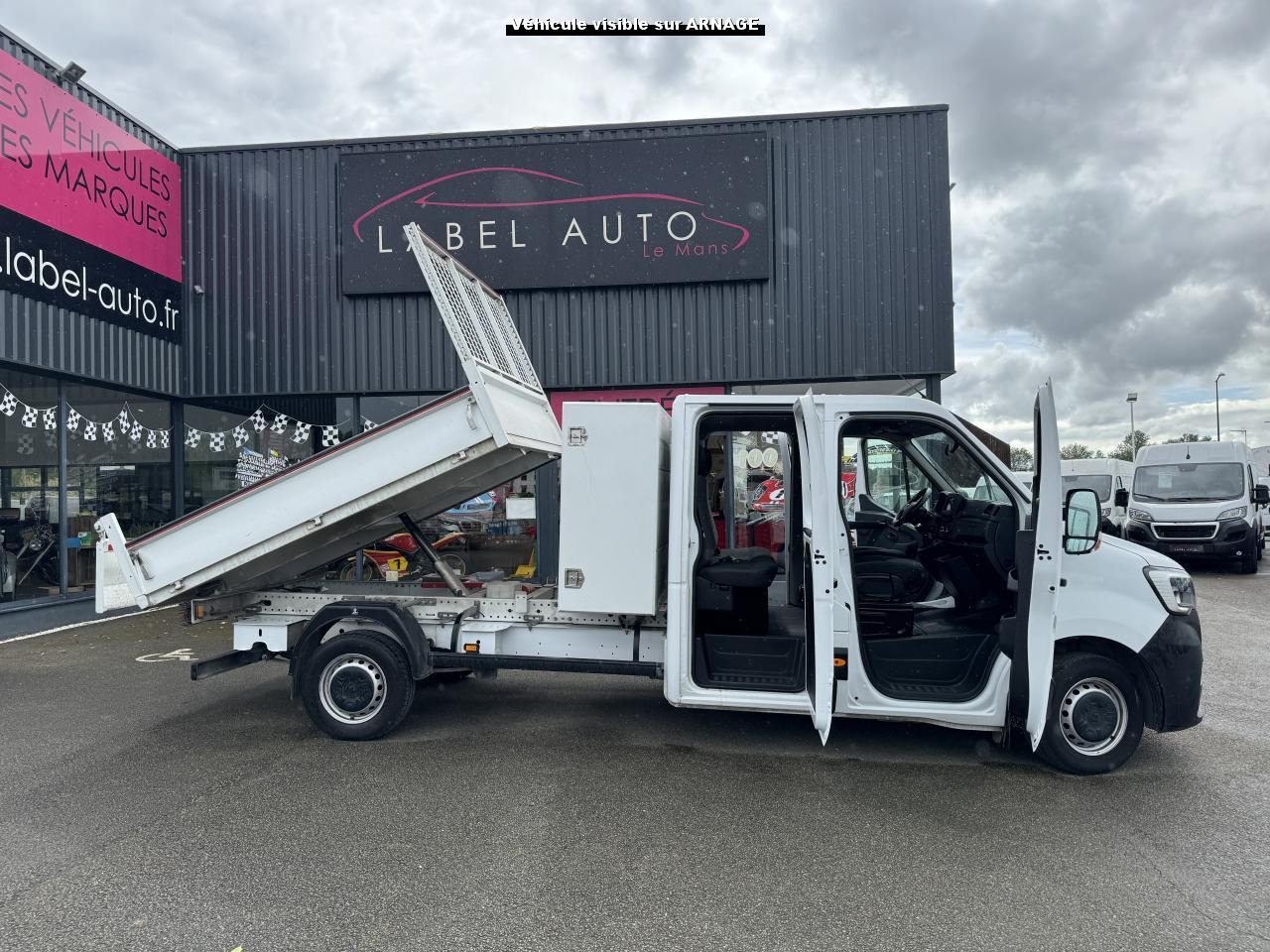 RENAULT Master Confort R3500RJ L3 2.3 dCi - 130 III TRANSPORTS SPECIFIQUES BENNE DOUBLE CABINE Benne Bascul - Tipper van, Crew cab van: picture 1 RENAULT Master Confort R3500RJ L3 2.3 dCi - 130 III TRANSPORTS SPECIFIQUES BENNE DOUBLE CABINE Benne Bascul - Tipper van, Crew cab van: picture 1