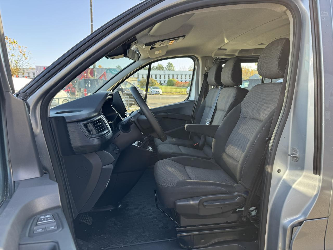 RENAULT Trafic L2 2.0 Energy dCi - 150 - S&S III COMBI Combi Zen L2H1 PHASE 3 - Crew cab van: picture 5 RENAULT Trafic L2 2.0 Energy dCi - 150 - S&S III COMBI Combi Zen L2H1 PHASE 3 - Crew cab van: picture 5