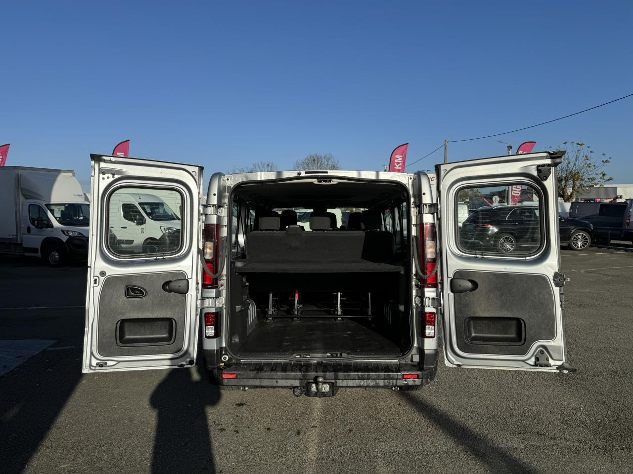 RENAULT Trafic L2 2.0 Energy dCi - 150 - S&S III COMBI Combi Zen L2H1 PHASE 3 - Crew cab van: picture 4 RENAULT Trafic L2 2.0 Energy dCi - 150 - S&S III COMBI Combi Zen L2H1 PHASE 3 - Crew cab van: picture 4