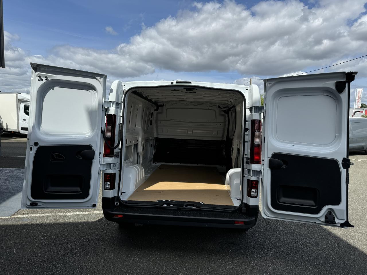 RENAULT Trafic L2H1 3000 Kg 2.0 Blue dCi - 150 2024 III FOURGON Fourgon Advance L2H1 PHASE 3 - Panel van: picture 3 RENAULT Trafic L2H1 3000 Kg 2.0 Blue dCi - 150 2024 III FOURGON Fourgon Advance L2H1 PHASE 3 - Panel van: picture 3