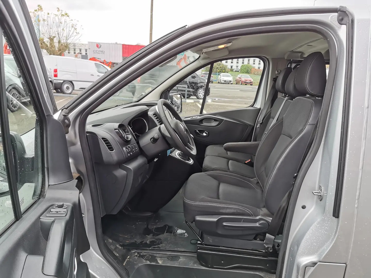 Renault Trafic L2H1 1200 2.0 DCI 145CH ENERGY CABINE APPROFONDIE CONFORT EDC E6 - Crew cab van: picture 4 Renault Trafic L2H1 1200 2.0 DCI 145CH ENERGY CABINE APPROFONDIE CONFORT EDC E6 - Crew cab van: picture 4