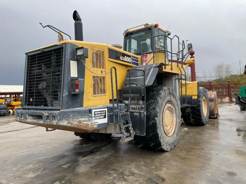 Komatsu WA 600-6  - Wheel loader: picture 2 Komatsu WA 600-6  - Wheel loader: picture 2