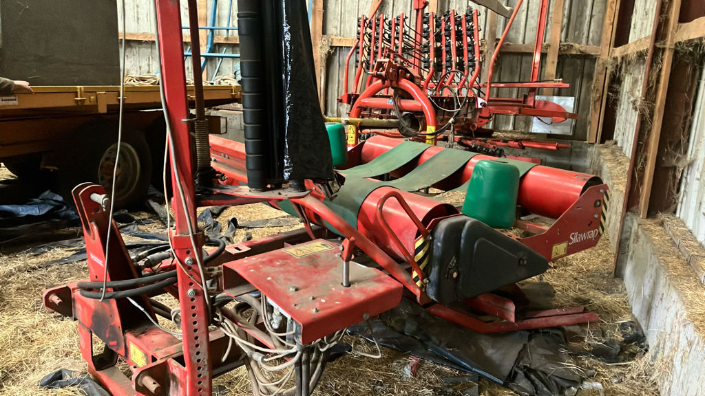 Kverneland UN7558 - Bale wrapper: picture 1 Kverneland UN7558 - Bale wrapper: picture 1