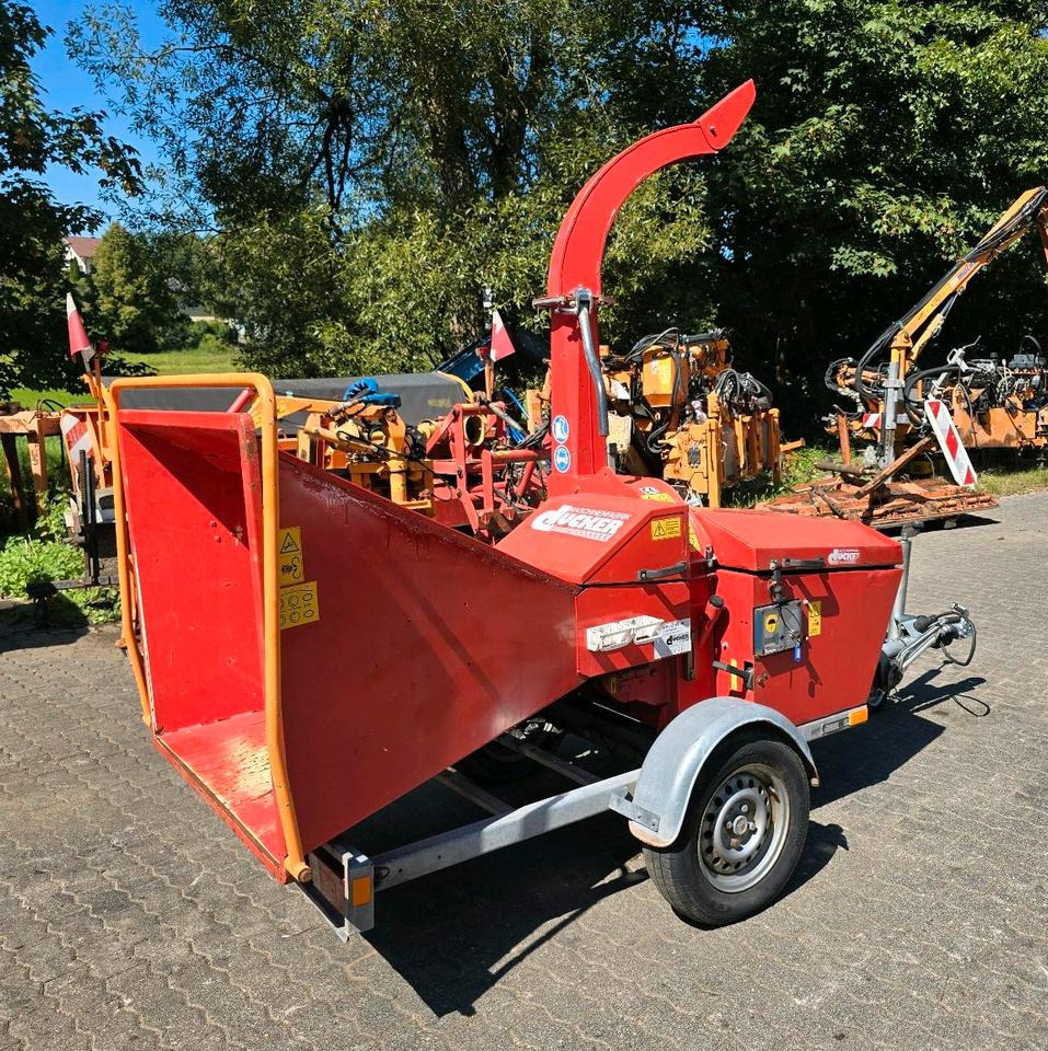 Dücker HM 140 Holzhacker Holzhäcksler Holzhackschnitzler Hacker Häcksler Diesel - Wood chipper: picture 2 Dücker HM 140 Holzhacker Holzhäcksler Holzhackschnitzler Hacker Häcksler Diesel - Wood chipper: picture 2