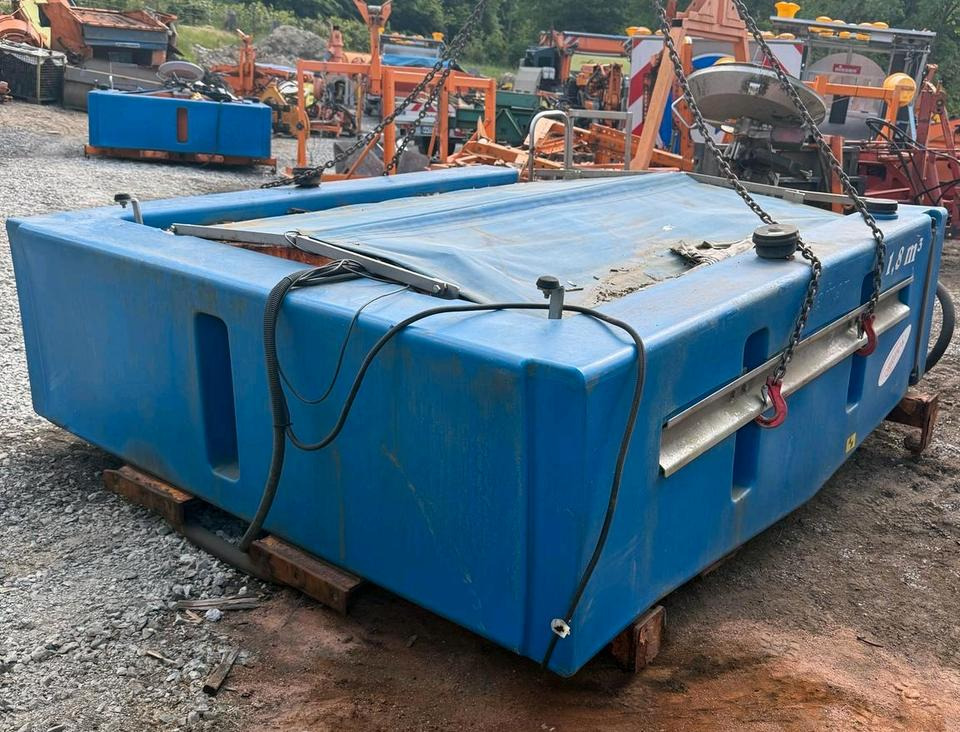 Gmeiner STA 2500 C Salzstreuer für Unimog UGN UGE 424 427 405 U300 U 300 400 500 MERCEDES-BENZ 218 219 318 323 423 427 327 430 429 430 435 Salzsilo Streuautomat Winterdienst - Sand/ Salt spreader: picture 4 Gmeiner STA 2500 C Salzstreuer für Unimog UGN UGE 424 427 405 U300 U 300 400 500 MERCEDES-BENZ 218 219 318 323 423 427 327 430 429 430 435 Salzsilo Streuautomat Winterdienst - Sand/ Salt spreader: picture 4