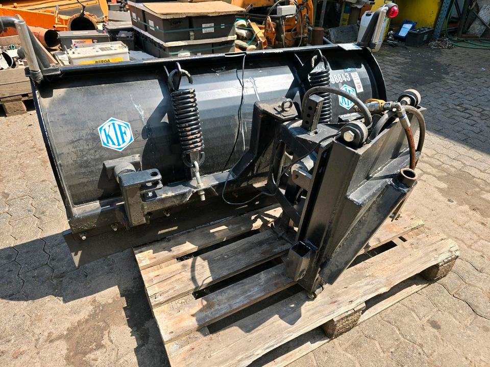 KIF CM 2000 Schneepflug Schneeschild Schneeschieber Räumschild Winterdienst für Kleintraktore Iseki Kubota Multicar - Snow plough: picture 2 KIF CM 2000 Schneepflug Schneeschild Schneeschieber Räumschild Winterdienst für Kleintraktore Iseki Kubota Multicar - Snow plough: picture 2