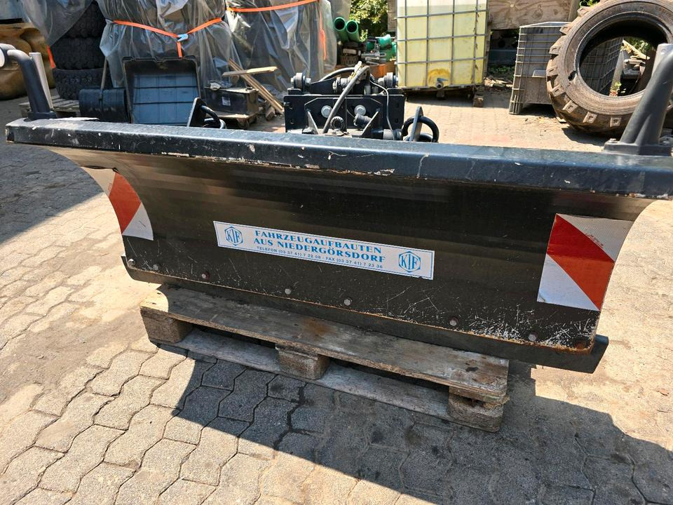 KIF CM 2000 Schneepflug Schneeschild Schneeschieber Räumschild Winterdienst für Kleintraktore Iseki Kubota Multicar - Snow plough: picture 5 KIF CM 2000 Schneepflug Schneeschild Schneeschieber Räumschild Winterdienst für Kleintraktore Iseki Kubota Multicar - Snow plough: picture 5