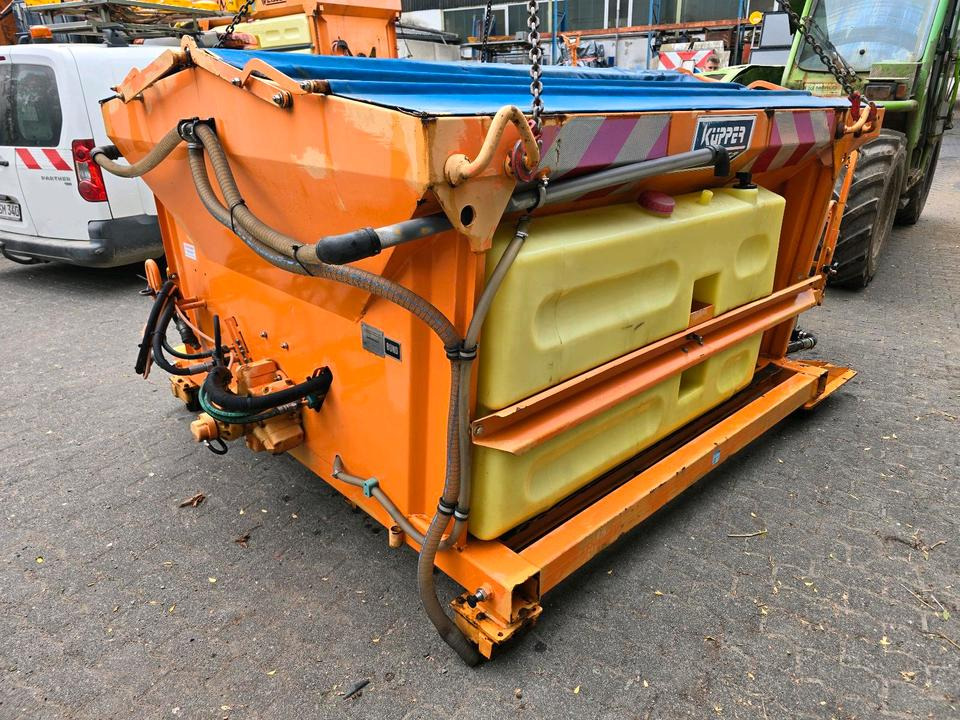 Küpper Weisser ISM STA 95 2,5M3 für Unimog UGN UGE 424 427 405 U300 U 300 400 500 MERCEDES-BENZ 218 219 318 323 423 427 327 430 429 430 435 Salzsilo Streuautomat Winterdienst - Sand/ Salt spreader: picture 4 Küpper Weisser ISM STA 95 2,5M3 für Unimog UGN UGE 424 427 405 U300 U 300 400 500 MERCEDES-BENZ 218 219 318 323 423 427 327 430 429 430 435 Salzsilo Streuautomat Winterdienst - Sand/ Salt spreader: picture 4
