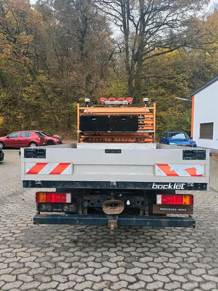 Mercedes-Benz Vario 613D Bluetec 5 Pritsche Doka LKW - Open body delivery van, Crew cab van: picture 3 Mercedes-Benz Vario 613D Bluetec 5 Pritsche Doka LKW - Open body delivery van, Crew cab van: picture 3