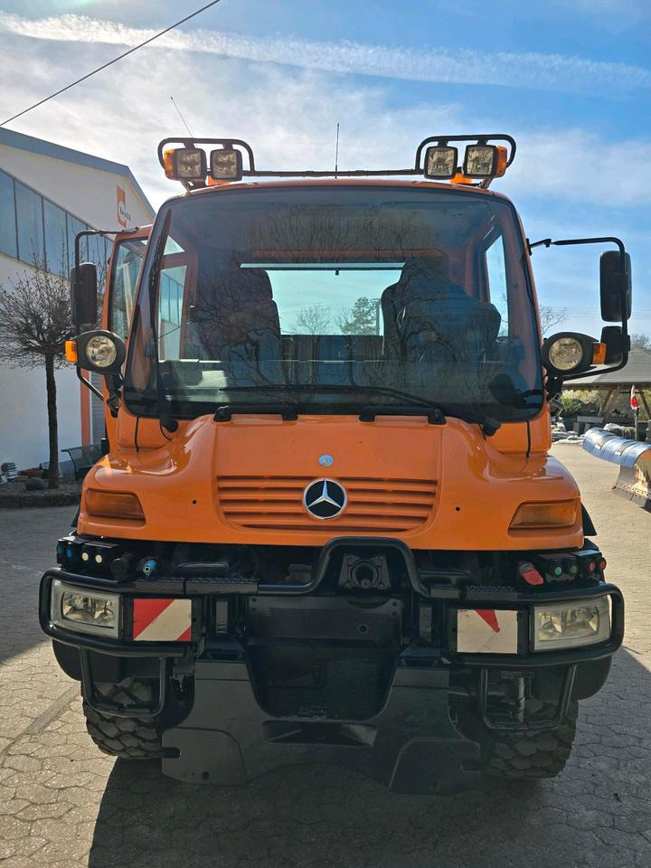 Unimog 405/10 U400 Bluetec 5 Leistungshydraulik Hydrostat U 400 500 300 Mercedes-Benz 318 218 430 423 427 - Snow removal vehicle: picture 4 Unimog 405/10 U400 Bluetec 5 Leistungshydraulik Hydrostat U 400 500 300 Mercedes-Benz 318 218 430 423 427 - Snow removal vehicle: picture 4