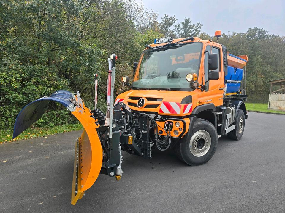 Unlmog 405 U 423 Schmidt Stratos Schneepflug U430 427 Mercedes 318 530 527 Winterdienst - Snow removal vehicle: picture 2 Unlmog 405 U 423 Schmidt Stratos Schneepflug U430 427 Mercedes 318 530 527 Winterdienst - Snow removal vehicle: picture 2