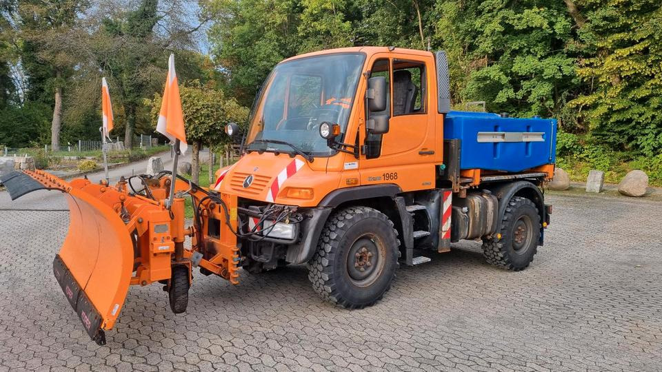 Zu Vermieten Unimog U 290 300 400 500 mit Winterdienstausstattung Schmidt Stratos Schneepflug Mercedes Benz - Snow removal vehicle: picture 1 Zu Vermieten Unimog U 290 300 400 500 mit Winterdienstausstattung Schmidt Stratos Schneepflug Mercedes Benz - Snow removal vehicle: picture 1