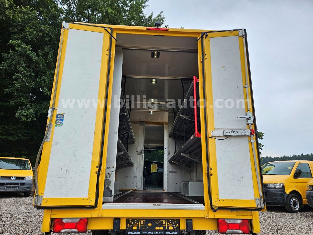 Iveco Daily 1.Hand*EU4* Regale Integralkoffer DHL POST - Food truck: picture 5 Iveco Daily 1.Hand*EU4* Regale Integralkoffer DHL POST - Food truck: picture 5