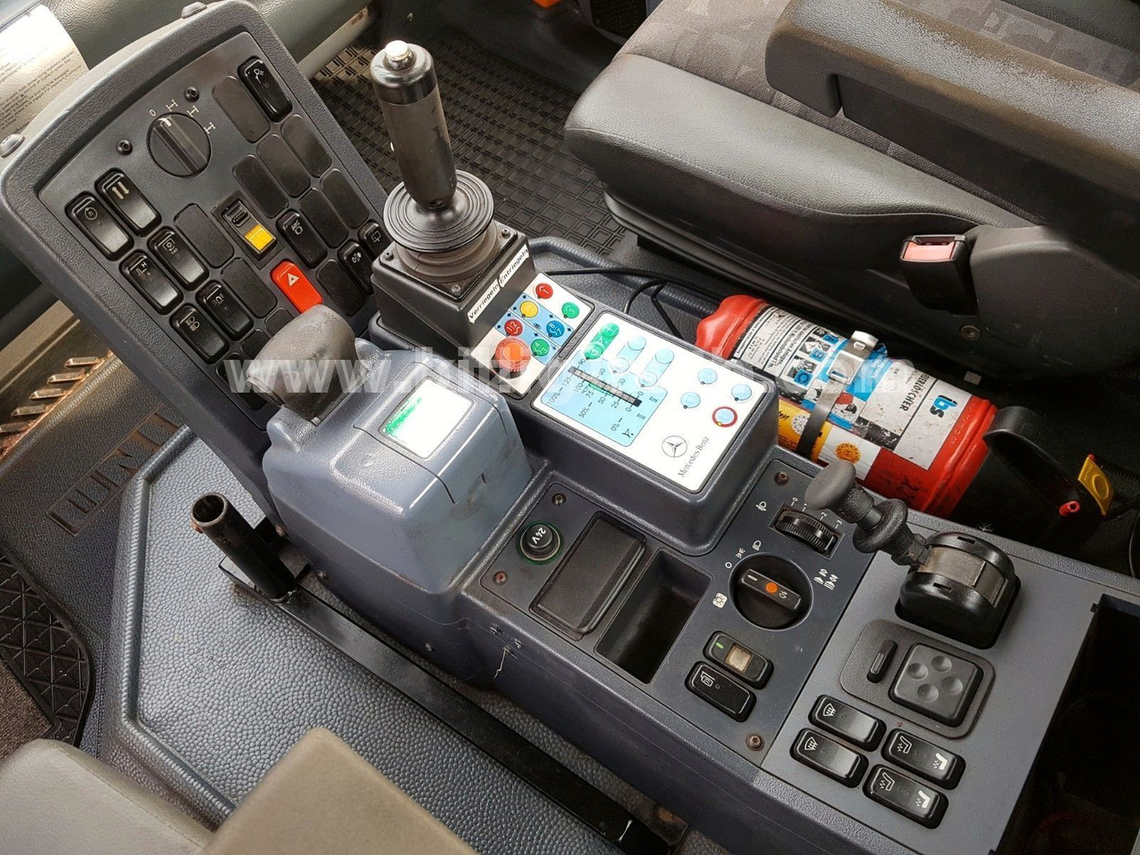 Tipper Unimog U400 405/12*HYDROSTAT*VARIOPILOT*Euro4*Kipper: picture 16 Tipper Unimog U400 405/12*HYDROSTAT*VARIOPILOT*Euro4*Kipper: picture 16