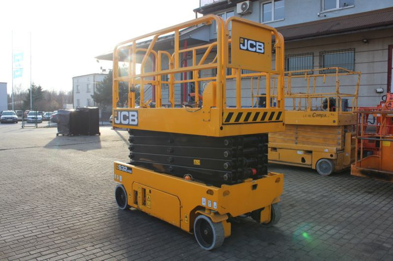JCB podnośnik nożycowy elektryczny 12 m JCB S3246E electric scissor lift - Scissor lift: picture 5 JCB podnośnik nożycowy elektryczny 12 m JCB S3246E electric scissor lift - Scissor lift: picture 5