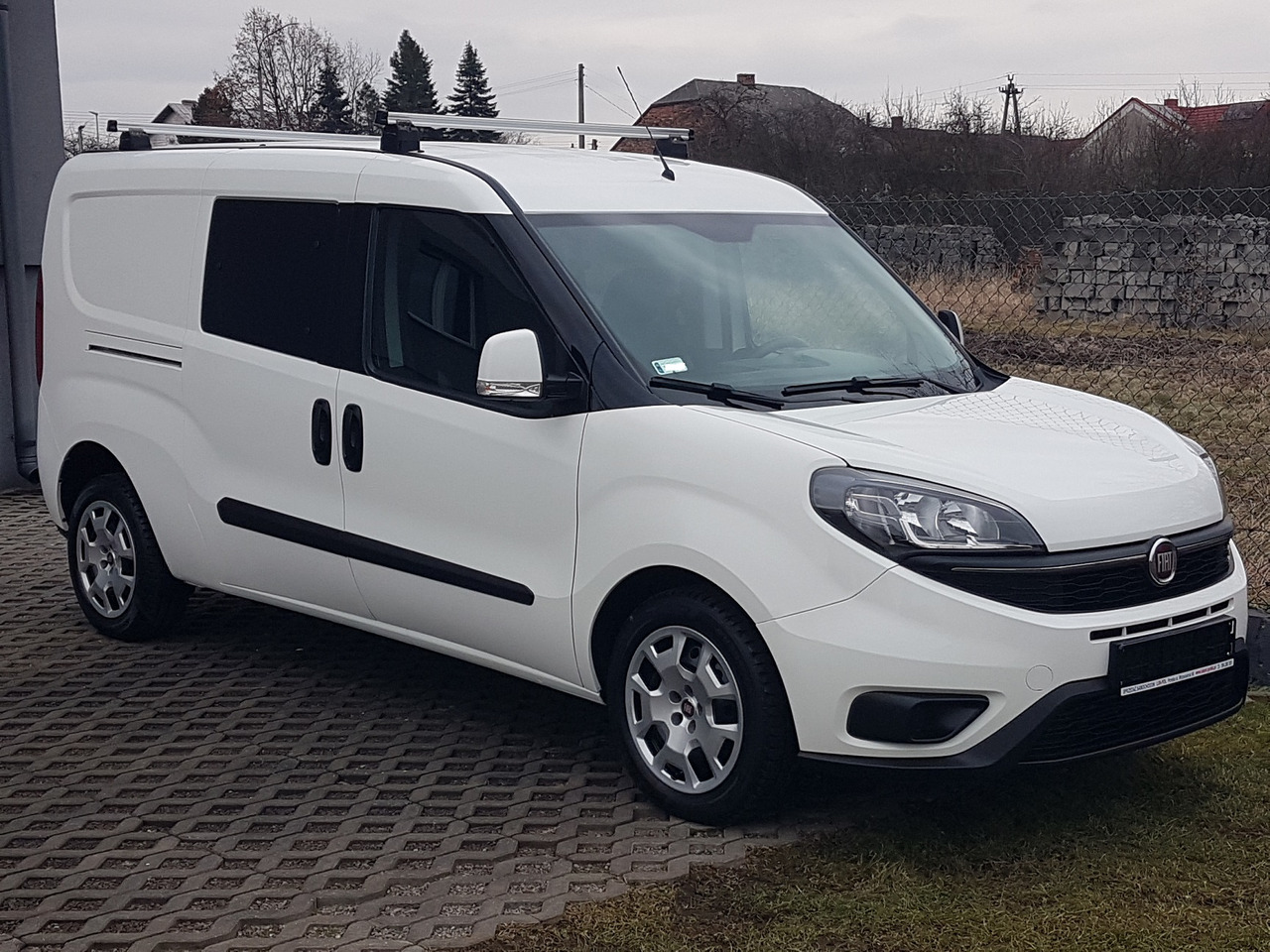 FIAT FIAT DOBLO DŁUGI 1,6 16V DIESEL EURO-6CH MULTIJET DOBLO DŁUGI 1,6 16V DIESEL EURO-6CH MULTIJET 105 KM 6-BIEGÓW MANUAL MAXI WERSJA 5 – OSÓB - Commercial vehicle, Crew cab van: picture 1 FIAT FIAT DOBLO DŁUGI 1,6 16V DIESEL EURO-6CH MULTIJET DOBLO DŁUGI 1,6 16V DIESEL EURO-6CH MULTIJET 105 KM 6-BIEGÓW MANUAL MAXI WERSJA 5 – OSÓB - Commercial vehicle, Crew cab van: picture 1
