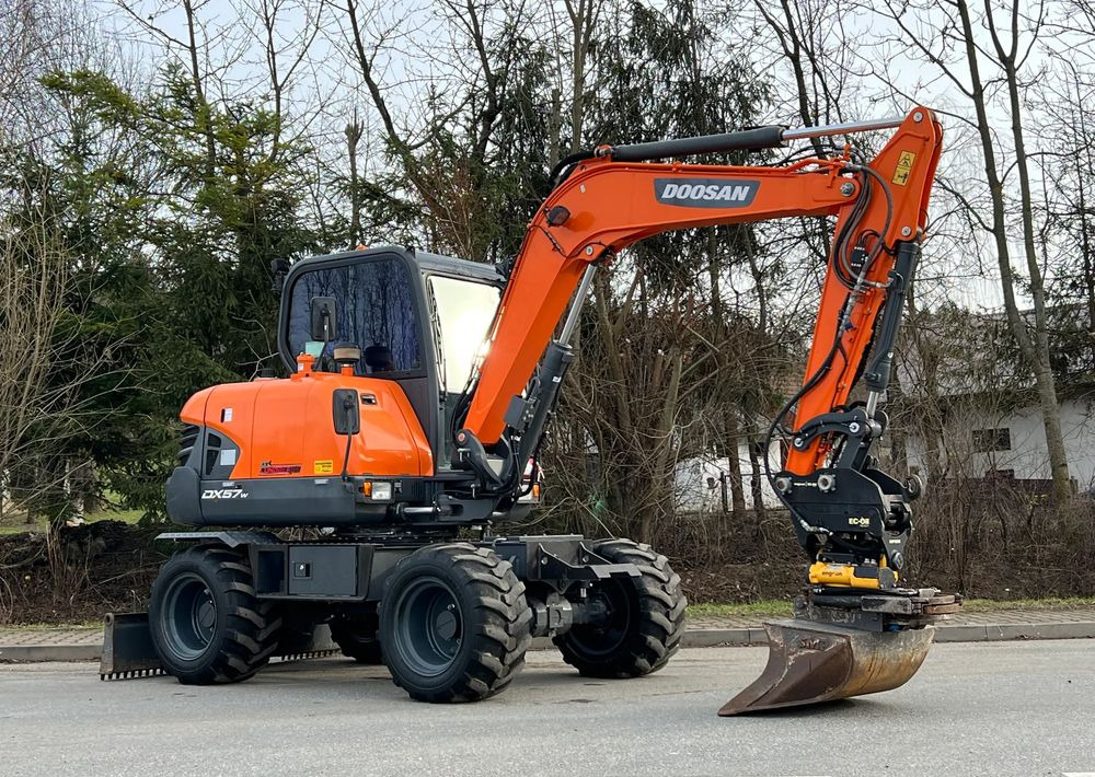 Doosan DOOSAN DX57W *ROTOTILT* 2200 Motogodzin * Jak Nowa * Sprowadzona * Stan Perfekcyjny - Wheel excavator: picture 2 Doosan DOOSAN DX57W *ROTOTILT* 2200 Motogodzin * Jak Nowa * Sprowadzona * Stan Perfekcyjny - Wheel excavator: picture 2