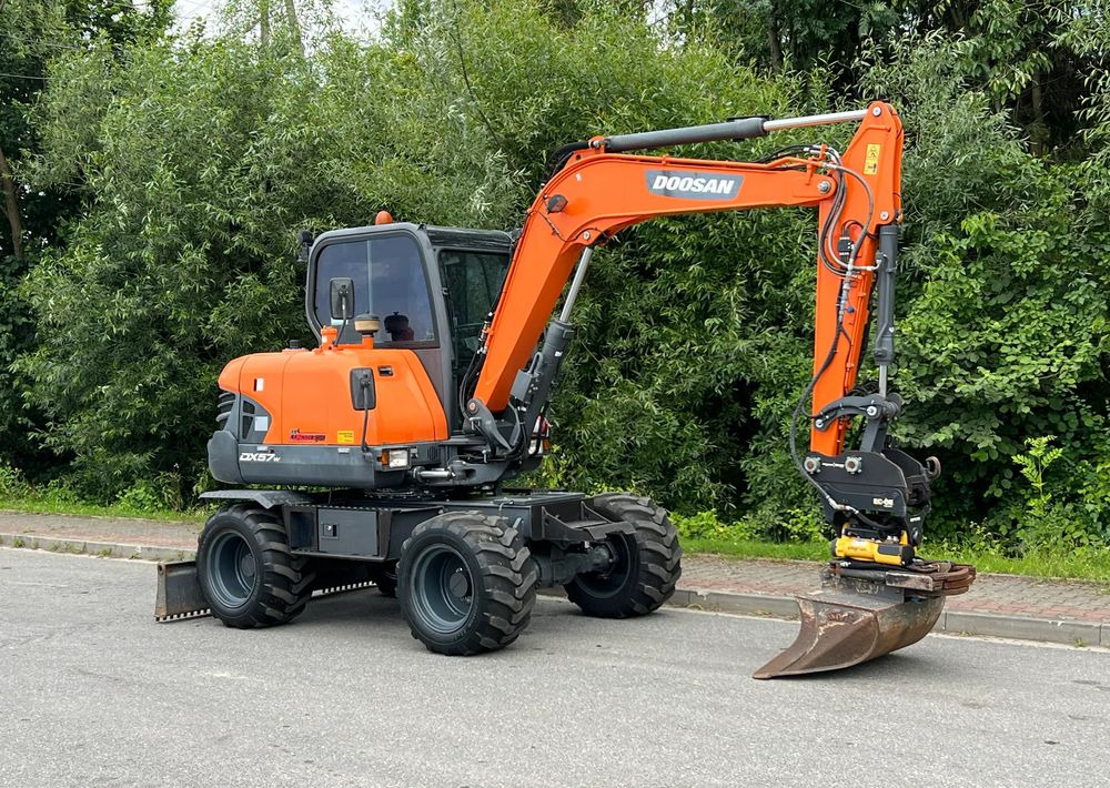 Doosan DOOSAN DX57W *ROTOTILT* 2200 Motogodzin * Jak Nowa * Sprowadzona * Stan Perfekcyjny - Wheel excavator: picture 2 Doosan DOOSAN DX57W *ROTOTILT* 2200 Motogodzin * Jak Nowa * Sprowadzona * Stan Perfekcyjny - Wheel excavator: picture 2