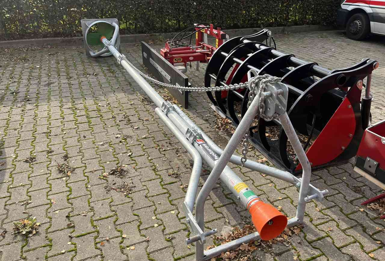 Holaras Mammoet 500 mestmixer mestverwerking - Fertilizing equipment: picture 1 Holaras Mammoet 500 mestmixer mestverwerking - Fertilizing equipment: picture 1
